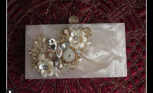 Jade – Sculptural Resin Table Clutch